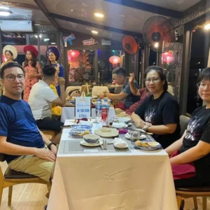 Alternative view of Vé tour ghép Ăn tối + Nghe ca Huế trên sông Hương