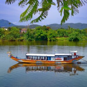 Du thuyền dạo sông Hương [1 giờ]